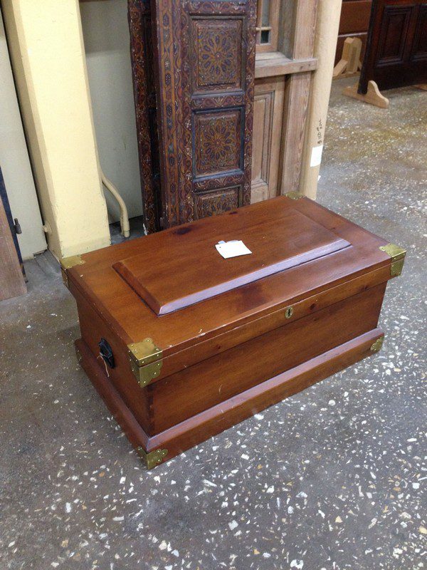 Vintage WOOD CARPENTER CHEST w Tray wooden storage tool box trunk antique  decor