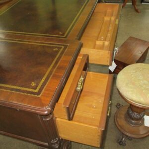 Queen Anne Style Leather Top Desk